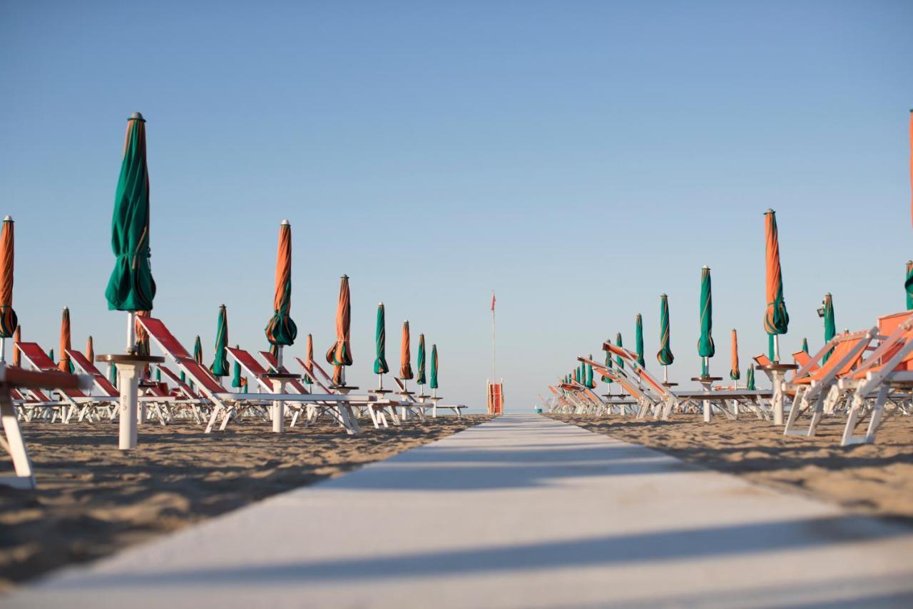 Litoraneo Suite Hotel Rimini Exterior photo